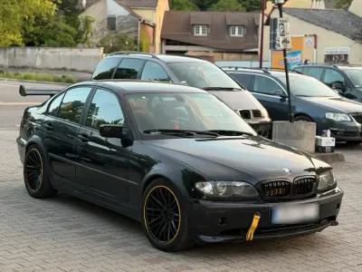 Gebraucht BMW 320 116 PS (85 kW) 2002 Schwarz Limousine