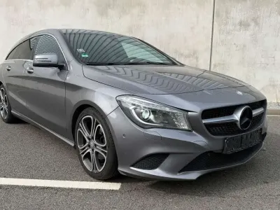 Gebraucht Mercedes CLA180 AMG line 122 PS (89 kW) 2015 Mountaingrau  met. Limousine