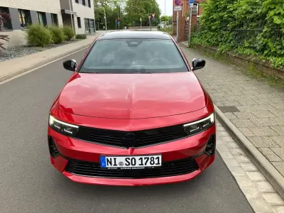 Gebraucht Opel Astra 131 PS (96 kW) 2024 Rot Kleinwagen