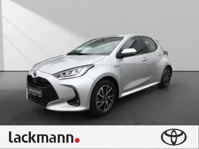 Gebraucht Toyota Yaris Club 116 PS (85 kW) 2020 Silber Kleinwagen