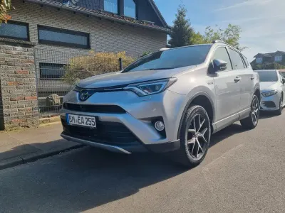 Gebraucht Toyota RAV4 197 PS (144 kW) 2018 Grau SUV