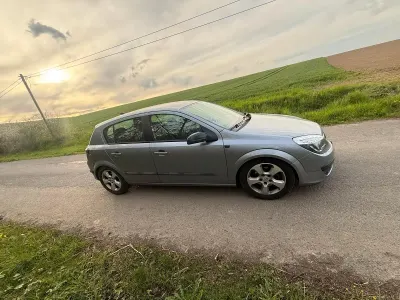 Usata Opel Astra 125 CV (91 kW) 2004 Andere farben Station wagon