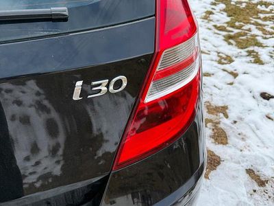 Gebraucht Hyundai i30 109 PS (80 kW) 2012 Schwarz Kombi