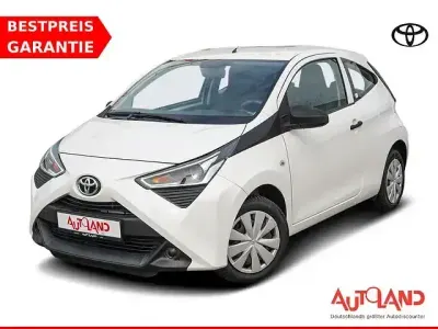 Second-hand Toyota Aygo 72 CP (52 kW) 2020 Alb Hatchback