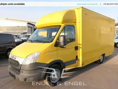 Second-hand Iveco Daily 106 CP (77 kW) 2012 Galben Berlinǎ