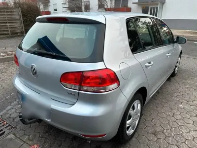 Usata VW Golf VI 105 CV (77 kW) 2009 Argento Utilitaria