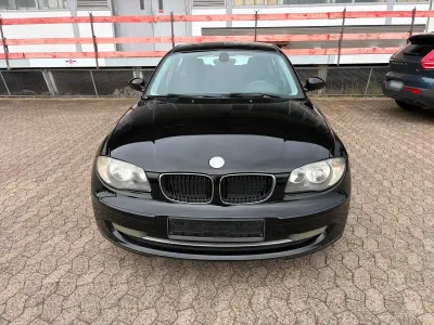 Gebraucht BMW 116 122 PS (89 kW) 2008 Schwarz Kleinwagen