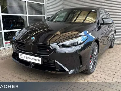 Neu BMW 135 M Sport 300 PS (220 kW) 2026 Saphirschwarz metallic Kleinwagen