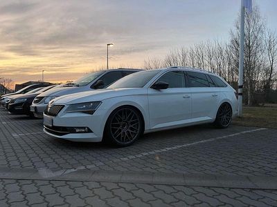 Gebraucht Skoda Superb LAURIN & KLEMENT 280 PS (205 kW) 2017 Weiß Kombi