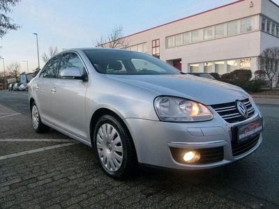 Silber Gebraucht 2005 VW Jetta Comfortline Limousine | 3.200 € (Etwas zu teuer)