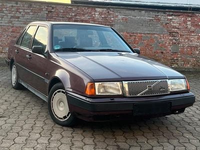 Gebraucht Volvo 460 102 PS (75 kW) 1992 Rot Limousine
