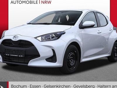 Neu Toyota Yaris Hybrid Comfort 116 PS (85 kW) 2025 Weiß Limousine