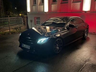 Gebraucht Mercedes E220 AMG 194 PS (142 kW) 2016 Schwarz Limousine
