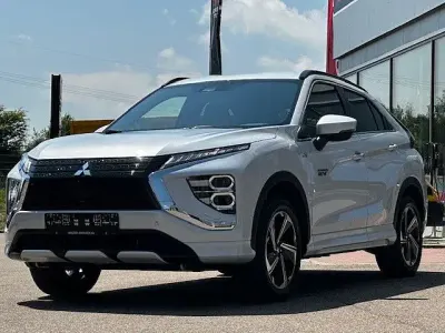 Nuova Mitsubishi Eclipse Cross Select 188 CV (138 kW) 2025 Bianco SUV