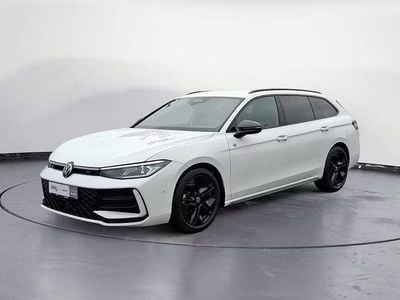 Second-hand VW Passat R-line 150 CP (110 kW) 2025 Alb Break