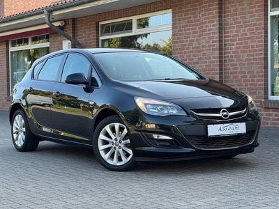 Używany Opel Astra Active 87 KM (63 kW) 2013 Czarny Sedan/Limuzyna