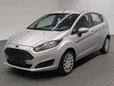 Gebraucht Ford Fiesta Trend 95 PS (69 kW) 2013 Silber Limousine