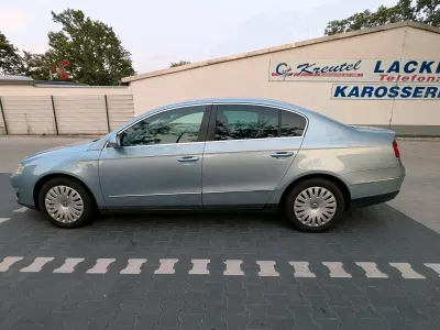 Gebraucht VW Passat 116 PS (85 kW) 2006 Blau Limousine