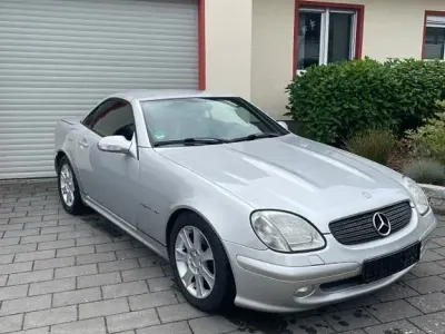 Gebraucht Mercedes SLK230 197 PS (144 kW) 2000 Silber Cabrio