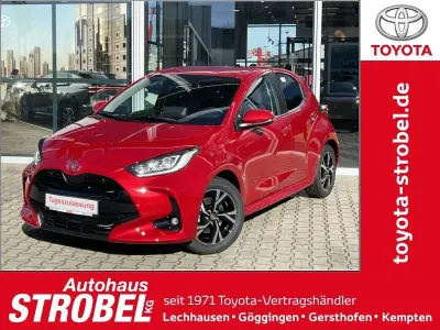 Neu Toyota Yaris Hybrid Comfort 116 PS (85 kW) 2026 Rot Limousine