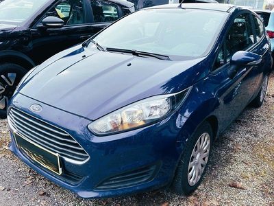 Gebraucht Ford Fiesta Trend 82 PS (60 kW) 2013 Blau Kleinwagen