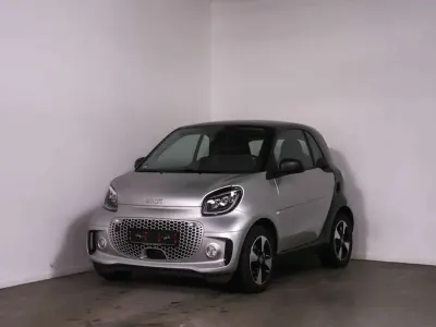 Używany Smart ForTwo Electric Drive Exclusive 60 kW (82 KM) 2024 Srebrny Coupe