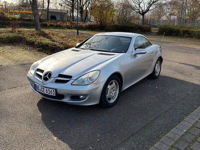 Silber Gebraucht 2004 Mercedes SLK200 Cabrio | 7.000 €