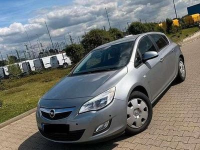 Usata Opel Astra Design Edition 116 CV (85 kW) 2010 Grigio Berlina
