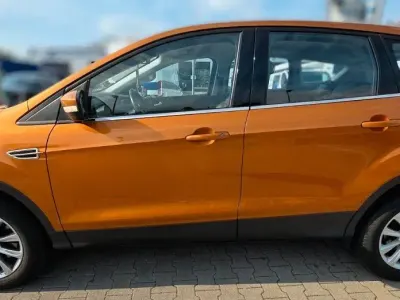 Gebraucht Ford Kuga Titanium 120 PS (88 kW) 2016 Orange SUV
