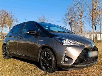 Gebraucht Toyota Yaris Hybrid 101 PS (74 kW) 2017 Gold Kleinwagen