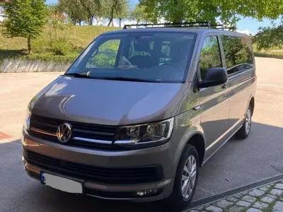 Gebraucht VW Multivan Trendline 150 PS (110 kW) 2018 Beige Van / Kleinbus