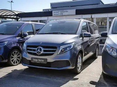 Gebraucht Mercedes V300 Avantgarde 237 PS (174 kW) 2022 Grau Van / Kleinbus