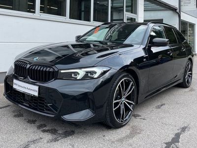 Black sapphire metallic Gebraucht 2023 BMW 320 M Sport Kombi | 43.900 € (Teuer)