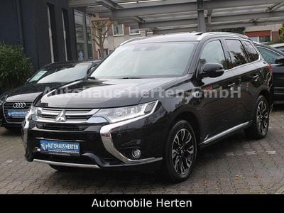 Second-hand Mitsubishi Outlander P-HEV Top 203 CP (149 kW) 2017 Negru SUV