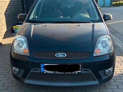 Usata Ford Fiesta 69 CV (50 kW) 2007 Nero Utilitaria