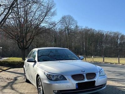Gebraucht BMW 525 Lifestyle 218 PS (160 kW) 2010 Silber Limousine