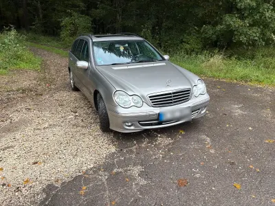 Gebraucht Mercedes C180 143 PS (105 kW) 2007 Gold Limousine