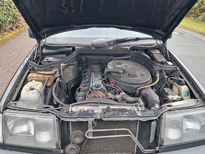 Usata Mercedes 300 188 CV (138 kW) 1988 Nero Berlina