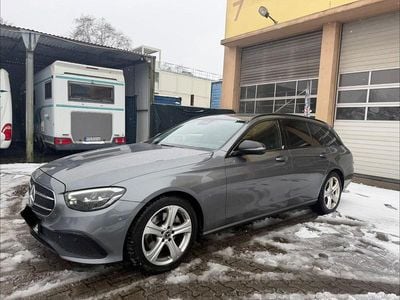 Gebraucht Mercedes E220 Avantgarde 194 PS (142 kW) 2022 Grau Kombi
