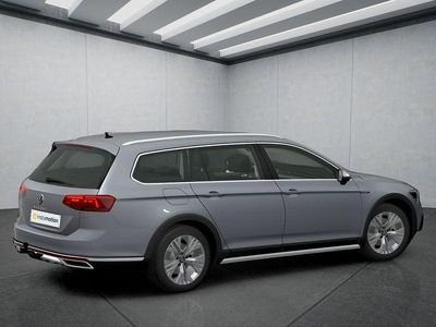 Gebraucht VW Passat 200 PS (147 kW) 2022 Grau Kombi