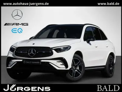 Używany Mercedes GLC300e AMG 333 KM (244 kW) 2025 Biały SUV