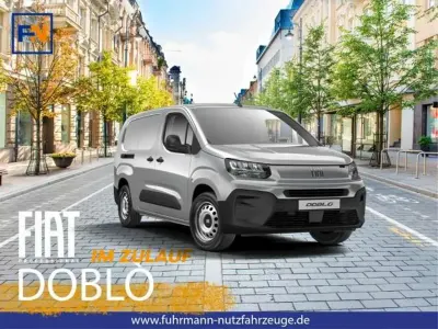 Neu Fiat Doblò 131 PS (96 kW) 2026 Maestro grau Van / Kleinbus
