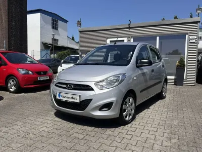 Gebraucht Hyundai i10 Edition 69 PS (50 kW) 2013 Sleek silver Kleinwagen