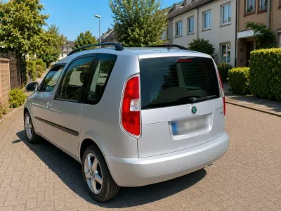 Gebraucht Skoda Roomster 69 PS (50 kW) 2011 Silber Van / Kleinbus