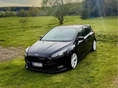 Gebraucht Ford Focus ST 250 PS (183 kW) 2015 Schwarz Limousine