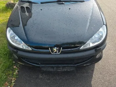 Gebraucht Peugeot 206 CC 136 PS (100 kW) 2001 Schwarz Cabrio