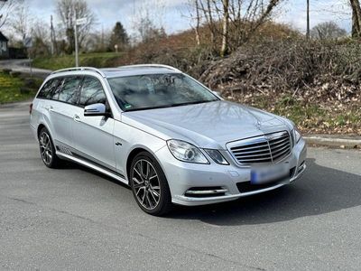 Gebraucht Mercedes E220 Elegance 170 PS (125 kW) 2012 Silber Kombi