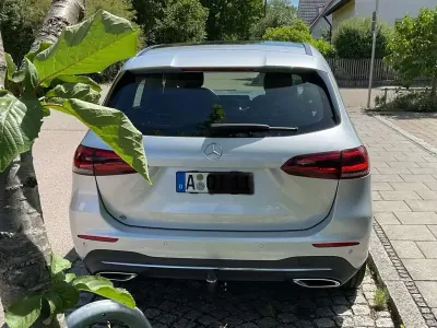 Gebraucht Mercedes B200 156 PS (114 kW) 2020 Silber Kleinwagen