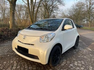 Toyota iQ