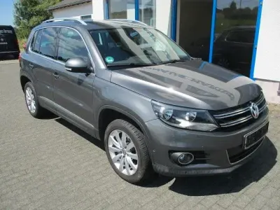 Gebraucht VW Tiguan Sportline 140 PS (102 kW) 2015 Grau SUV